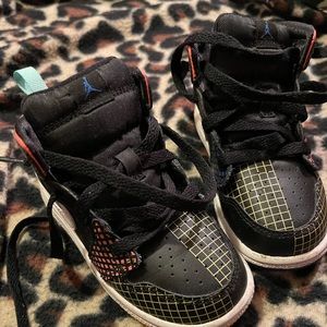 Jordan 1 Mid toddler 8C